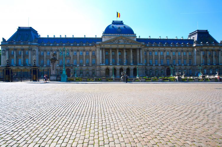 Kasteel van Laken binnenkort duurzaam verwarmd met warmtenet Kasteel van Laken binnenkort duurzaam verwarmd met warmtenet